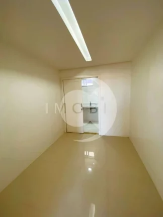 Imagem Casa à venda no Condomínio Rota do Sol - 4 suítes, área de lazer!