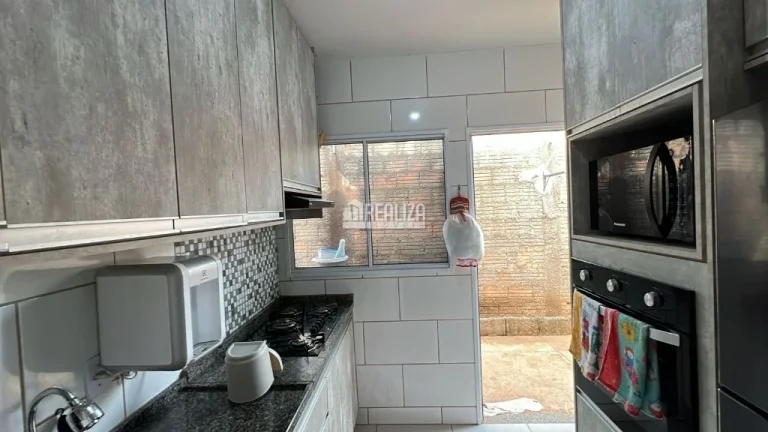 Imagem Casa à venda no bairro Loteamento Residencial Tamareiras em Uberaba.