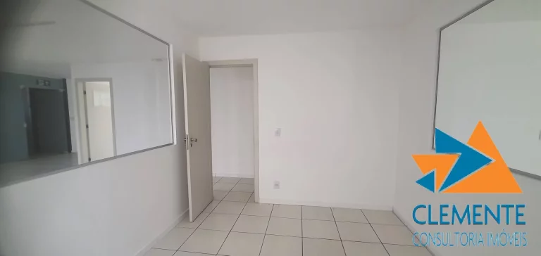 Imagem VENDO ANDAR CORRIDO COMERCIAL 227 M² -03 VGS B, SAVASSI-BH-MG
