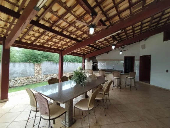 Imagem Casa clássica à venda no condomínio Moinho de Vento, em Valinhos/SP.

Linda e espaçosa casa com ...
