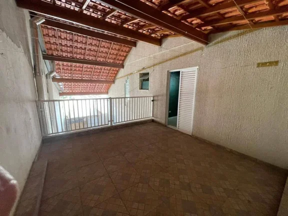 Imagem Sobrado com 270 m² 4 Dormitorios sendo 2 Suietes e 3 vagas de Garagens