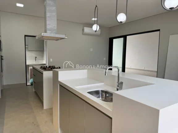 Imagem Apresentamos uma casa moderna e sofisticada, projetada para oferecer o máximo de conforto e pratici...