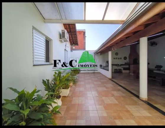 Imagem Casa para Venda em Limeira, Jardim Rosana, 3 dormitórios, 2 banheiros, 2 vagas