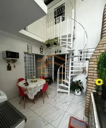 Imagem Sobrado reformado, 4 dormitórios, sendo 3 suítes, lavabo, sala de TV, cozinha planejada, espaço e...