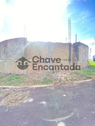 Imagem Terreno com construcao iniciada e projeto aprovado.