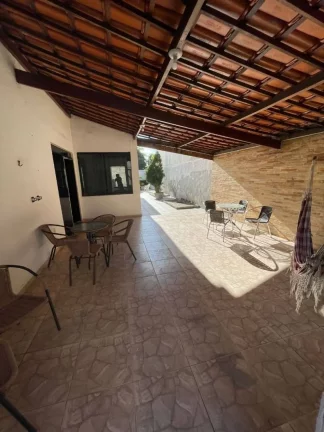 Imagem Casa à venda no bairro Atalaia - Espaçosa, 4 suítes, ótima localização!