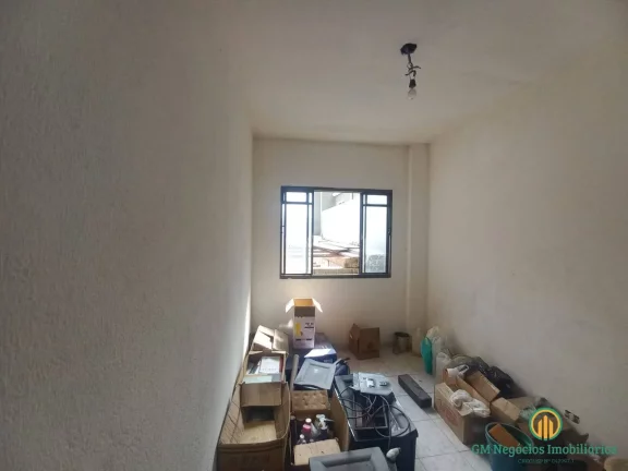 Imagem Casa de construção sólida em rua s/saída próximo centro de Cotia.,doct ok!