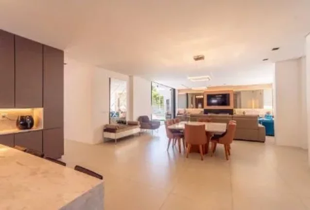 Imagem Casa em Condomínio com 5 dormitórios sendo 4 suites 340m²,