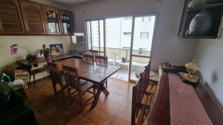 Imagem APARTAMENTO A 2 QUADRA DA PRAIA DE PITANGUEIRAS, 3 DORMITÓRIOS (1 SUÍTE), 2 VAGAS DE GARAGEM E LAZER.