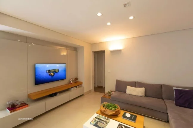 Imagem Localizado na charmosa Vila da Serra, em Nova Lima, este apartamento mobiliado oferece 94m² de conf...