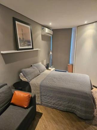 Imagem Apartamento à venda em São Paulo, Vila Nova Conceição, com 1 quarto, 37m2 e 1 vaga. Reformado e mobiliado.