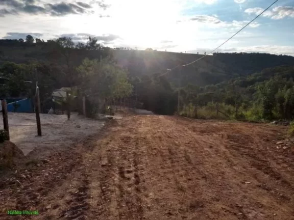 Imagem LOTE À VENDA COM ÁREA VERDE NOS FUNDOS, EM JUATUBA!