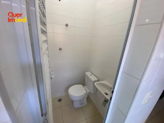 Imagem Maravilhosa casa em condomínio para locação na Vila do Golf, Ribeirão Preto-SP! 3 quartos, 3 suítes, 1 sala, 5 banheiros, 320m² de área. Aproveite essa oportunidade! Quer Imóvel Negócios Imobiliários!