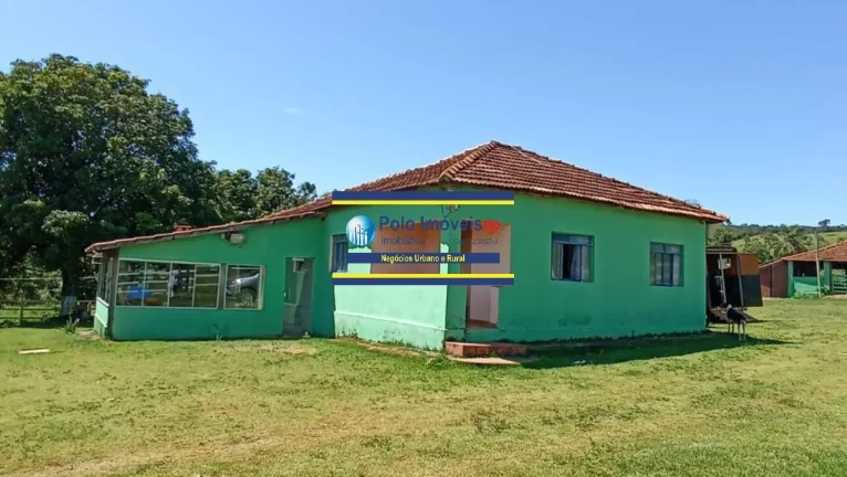 Imagem Sítio 10,8 alqueires a venda de frente ao Lago de Furnas, possui estrutura, Guapé - Minas Gerais - analisa parte em permuta.