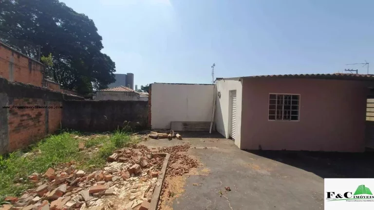 Imagem Casa para Locação em Limeira, Vila Esteves, 2 dormitórios, 1 banheiro, 3 vagas
