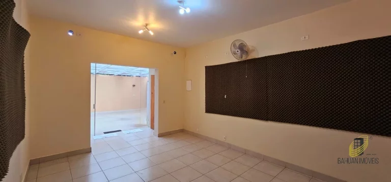 Imagem Casa de Luxo no Campo Belo: 6 Quartos, 5 Suítes, 10 Banheiros, 5 Vagas de Garagem e 504m² em São Paulo-SP