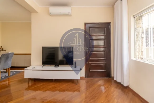 Imagem Imóvel Residencial Espaçoso e Aconchegante no Jabaquara: 3 quartos, 1 suíte, 2 salas, 3 banheiros, 2 vagas de garagem, 210m² de área - São Paulo-SP.