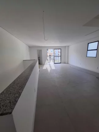 Imagem Casa Duplex /3quartos/sendo 3 suites/ piscina/Tomada para carro Elétrico/Santos