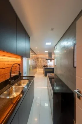 Imagem Apartamento 80m², totalmente reformado, porteira fechada, 2 dormitórios, sendo 1 suíte com banhei...