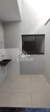 Imagem Casa à venda em Sorocaba-SP, bairro Parque Vista Barbara, 2 quartos, 1 vaga, 53m². Oportunidade única!