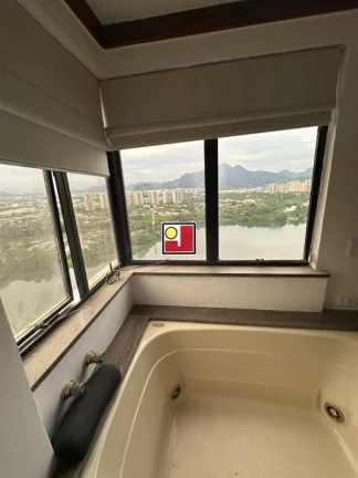 Imagem Vendo Cob Alfa 1, na Praia da Barra, nascente, vista mar, montanhas e lagoa, indevassável, original 3Q, 190,42m², duplex, ônibus, clube, tênis,futebol