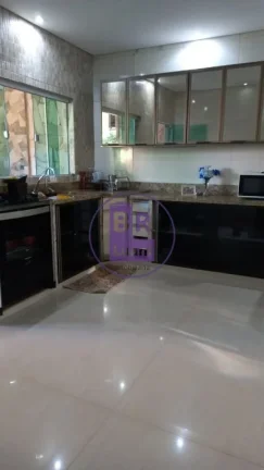 Imagem Casa à Venda com 270m2