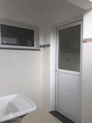Imagem Casa térrea de condominio com 3 dormitórios sendo uma suite, duas vagas e quintal - A VENDA!!!
