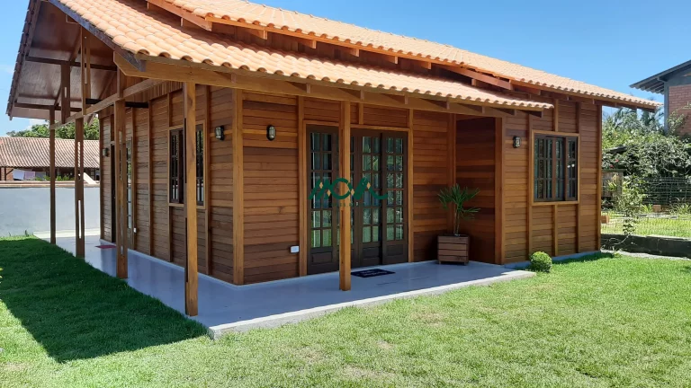 Imagem Casa com Piscina em Itapoá