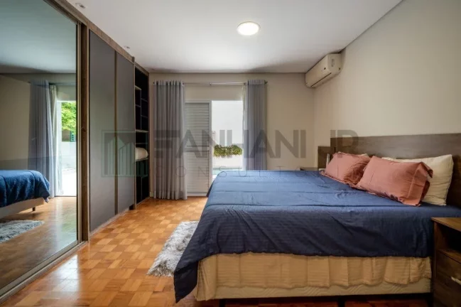 Imagem Venha viver com conforto e segurança no coração do Brooklin, em São Paulo! Esta linda casa para locação possui tudo o que você precisa para desfruta