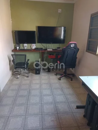 Imagem CASA À VENDA - CRUZEIRO DO SUL