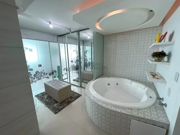 Imagem Apartamento com 3 suítes à venda no Pioneiros em Balneário Camboriú/SC