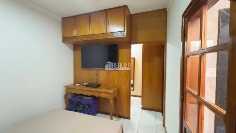 Imagem Casa à venda em Uberaba - 3 dormitórios, suítes, varanda gourmet!