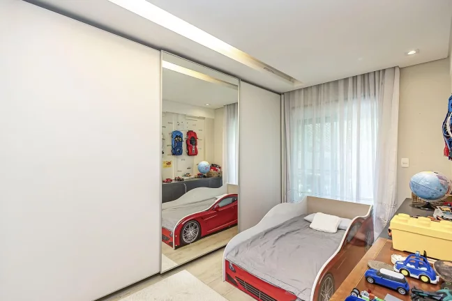 Imagem Apartamento com três quartos no Mossunguê