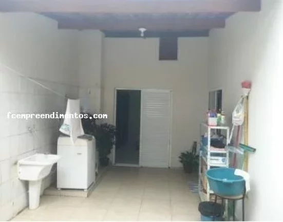 Imagem Casa para Venda em Limeira, Parque Hippolyto, 2 dormitórios, 1 suíte, 2 banheiros, 2 vagas