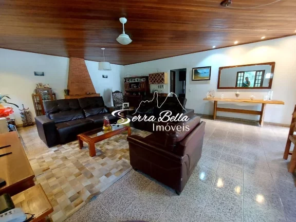 Imagem Casa com 3 dormitórios à venda, 160 m² por R$ 950.000,00 - Albuquerque - Teresópolis/RJ