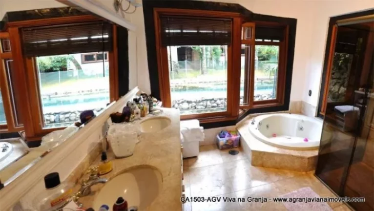 Imagem Casa à venda, 450 m² por R$ 1.950.000,00 - Granja Viana - Carapicuíba/SP