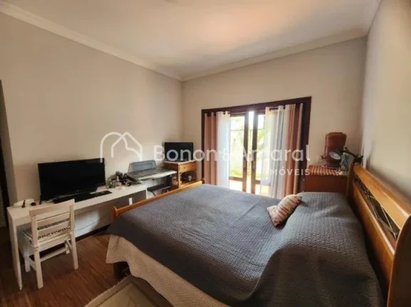 Imagem Belíssima casa com 250 m² de construção e terreno com área de 449 m². Na parte inferior há 1 ...