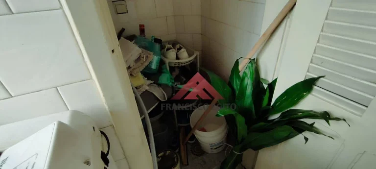 Imagem Apartamento no centro,proximo a todo comércio,forum supermercado Guanabara,próximo as barcas,e terminal rodoviário,imóvel amplo,um lance de escada,vaz