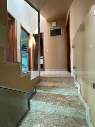Imagem SOFISTICAÇÃO EM CADA DETALHE – CASA TRIPLEX NO MONTE VERDE, BETIM