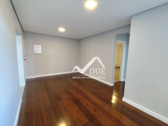 Imagem Apartamento com 2 dormitórios e dependencia completa de empregada, vaga d garagem demarcada à venda, 90 m² por R$ 470.000 - Campo Grande - Santos/SP