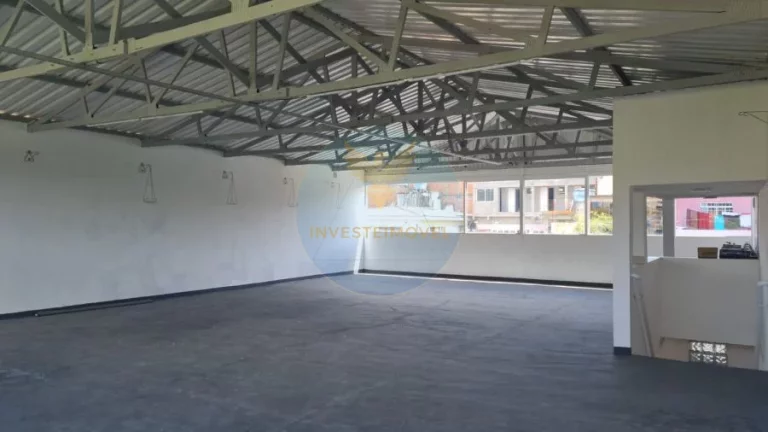 Imagem Prédio comercial à venda em Cotia com terrenos extras