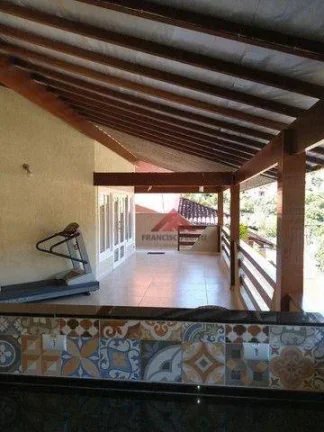 Imagem Casa com 4 quartos (1 suíte) à venda, 390 m²