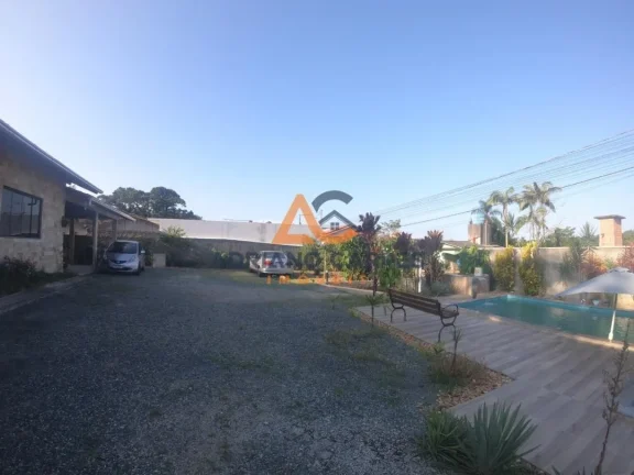 Imagem Adriano Carpes Imóveis vende - Casa com dois dormitórios, sendo uma suíte, com piscina no Bairro Nossa Senhora de Fatima em Penha -SC