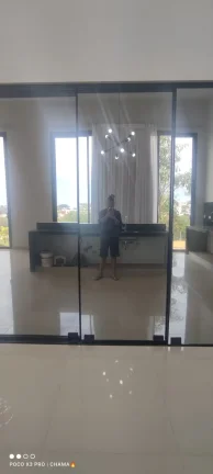 Imagem Casa à Venda com 450m², 3 dormitórios, 3 suítes, 1 sala e 4 vagas!!!