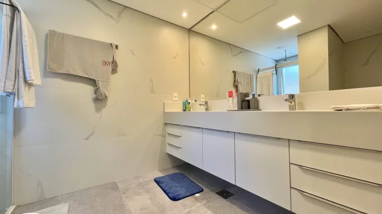 Imagem *Casa Moderna à Venda na Riviera de São Lourenço - Módulo 21*