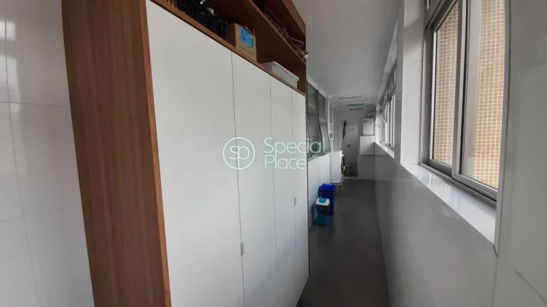 Imagem Ótimo apartamento com 165m² em Higienópolis. Living com amplos janelões, sala de jantar, lavabo,...