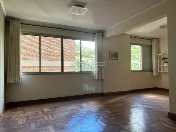 Imagem Ótimo apartamento com 109m² em Moema Pássaros Living amplo com janelões, o terceiro dormitório ...