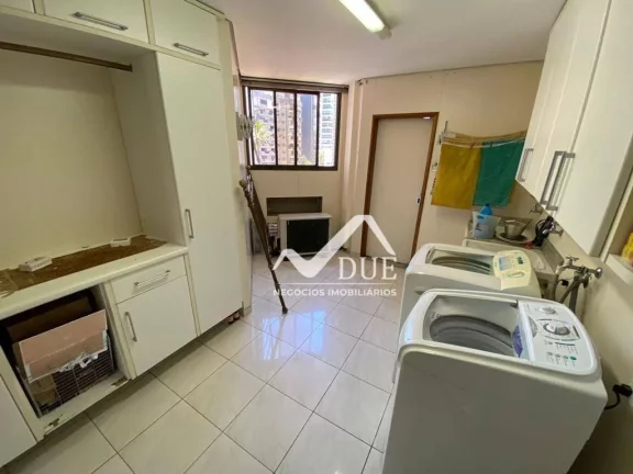 Imagem Apartamento com 3 dormitórios à venda, 263 m² por R$ 1.380.000,00 - Boqueirão - Santos/SP