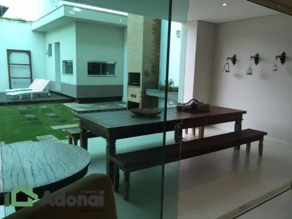 Imagem Sobrado com 4 Quartos e 4 banheiros à Venda, 365 m² por R$ 1.790.000