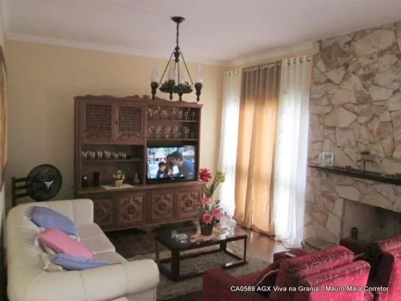 Imagem Casa situada em um bolsão residencial, altura do Km 23 da Raposo Tavares.